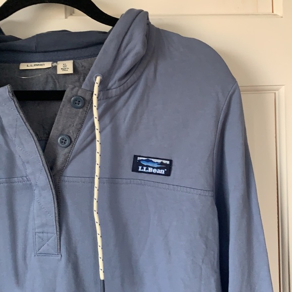 L.L. Bean Tops - LL Bean Hooded Pull Over Size XL. Excellent Unworn Condition